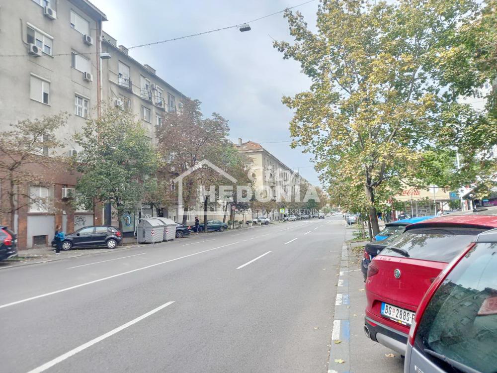 Zemun centar, Karađorđev trg, 3.0 salonac ID#9633